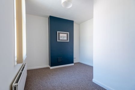 3 bedroom Terraced House to rent - Photo 4