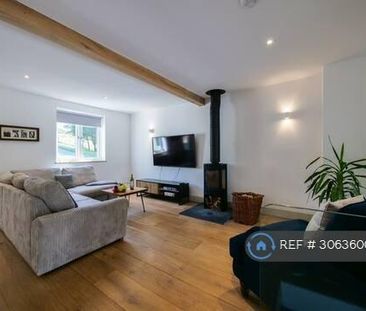 3 bedroom semi-detached house to rent - Photo 3
