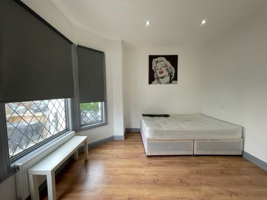 Room in a Shared House, Bensham Lane, CR7 - Photo 1