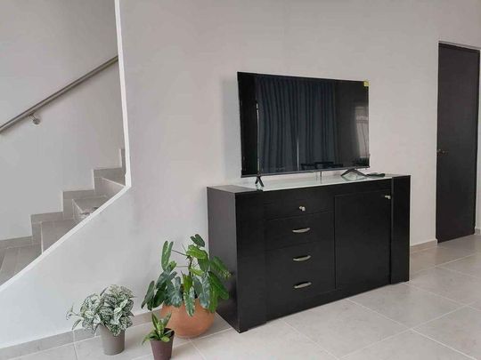 Casa de 2 habitaciones, en Las Américas, completamente amueblada. - Photo 1