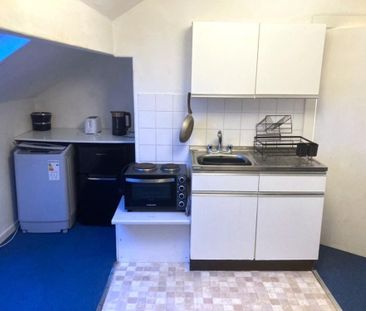 Methley Mount, Leeds LS7 - Photo 6