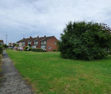 3 bedroom end of terrace house to rent - Photo 5