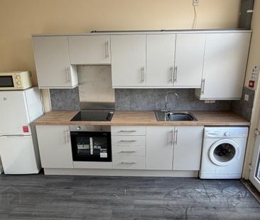 Apt 3, 84 Fitzroy Avenue, Belfast, BT7 1HX - Photo 2