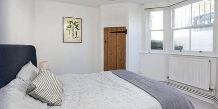 1 Bed Flat, Bath Street, BN1 - Photo 4