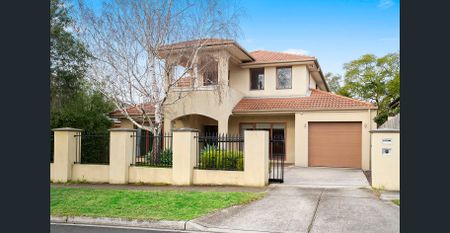 Spacious Family Living with Modern Comforts - Photo 5