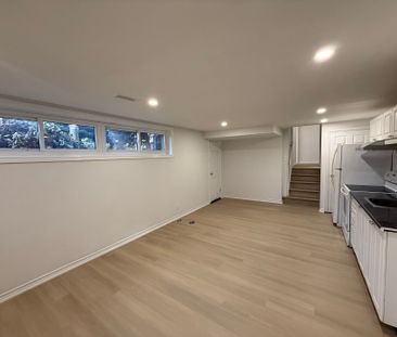 For Lease - 5 Silverview Drive Unit# Lower, Toronto, Ontario - Photo 1