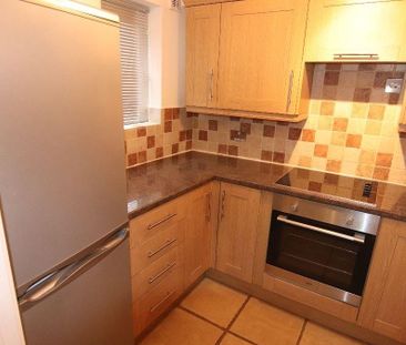 2 bedroom ground floor maisonette to rent - Photo 5