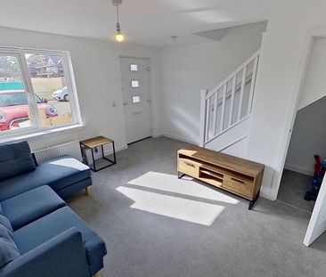 2 bedroom terraced house to rent - Photo 4
