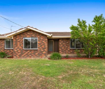 Quiet Living Near the Lake - Photo 4