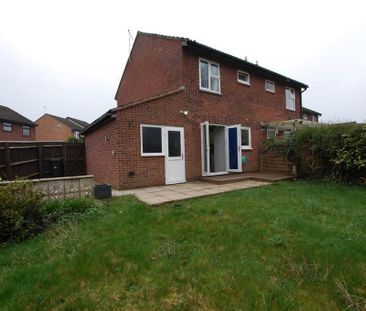 2 bedroom semi-detached house to rent - Photo 2
