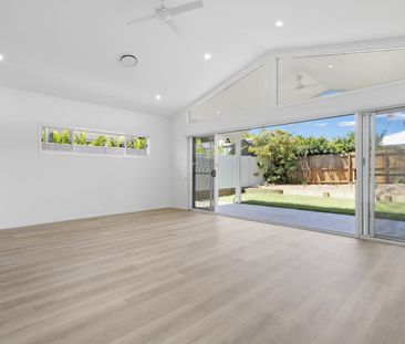 Brand New 4 bed 2 bath house with ducted Air - Photo 2