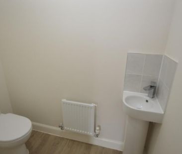 3 bedroom detached house to rent - Photo 6