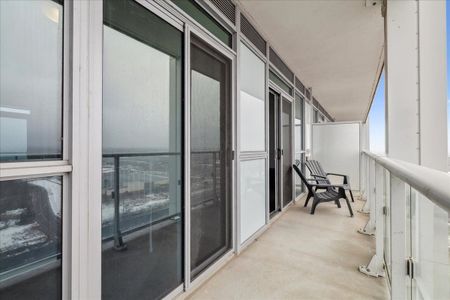 For Lease - 65 SPEERS Road Unit# 1902, Oakville, Ontario - Photo 3