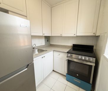For Lease - 896 Eglinton Avenue Unit# 311, Toronto, Ontario - Photo 5
