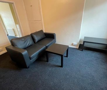 1 Bed Flat, Landseer Avenue, LS13 - Photo 2