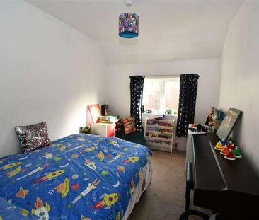 Bedroom Detached Bungalow In Farncombe, GU7 - Photo 4