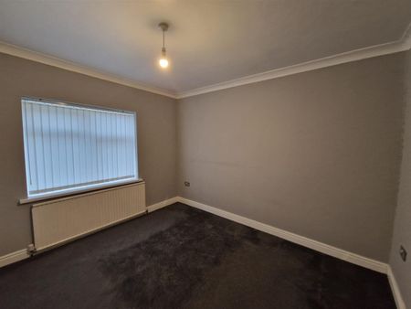 Lydford Avenue, St. Thomas, SA1 8DX, Swansea - Photo 4