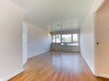 3 bedroom apartment to rent - Photo 3