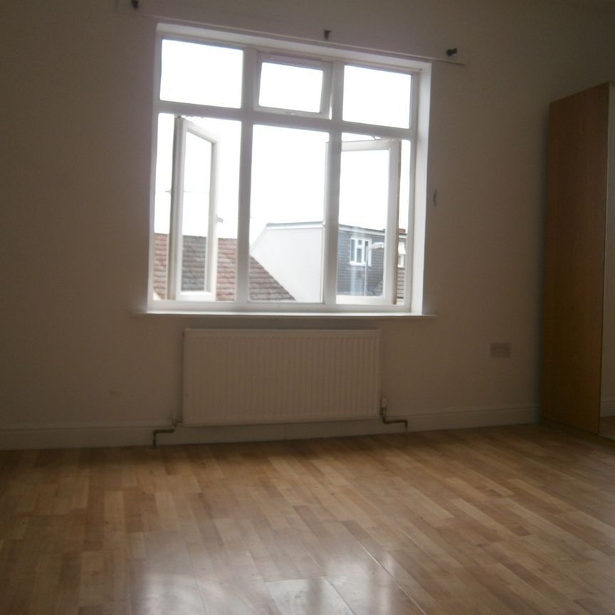 3 Bed Terraced House, Richmond Hill, LU2 - Photo 1
