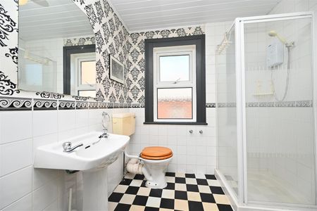 Room 9 9 Eglantine Avenue, Belfast, BT9 6DW - Photo 4