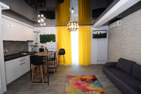 Studio 30 mp de Închiriat | Mamaia Nord | Vizavi de Lidl | - Photo 2