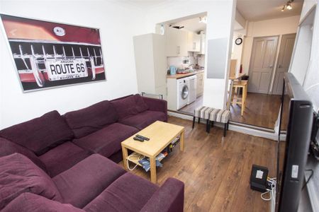 6 bedroom house to rent - Photo 2