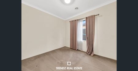 COZY PROPERTY CLOSE TO ALL AMENITIES ! - Photo 4