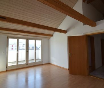 Appartement mansardé confortable de 3,5 pièces avec balcon - Photo 3
