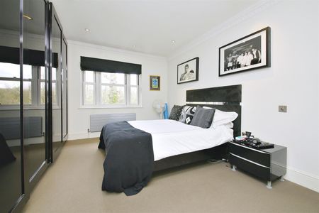 Barnet Lane, Elstree, Borehamwood - Photo 4