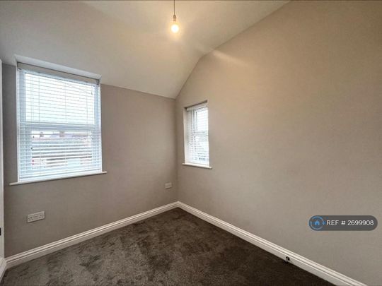 2 bedroom semi-detached house to rent - Photo 1