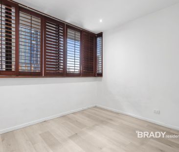 1007/22-40 Wills Street, Melbourne - Photo 1