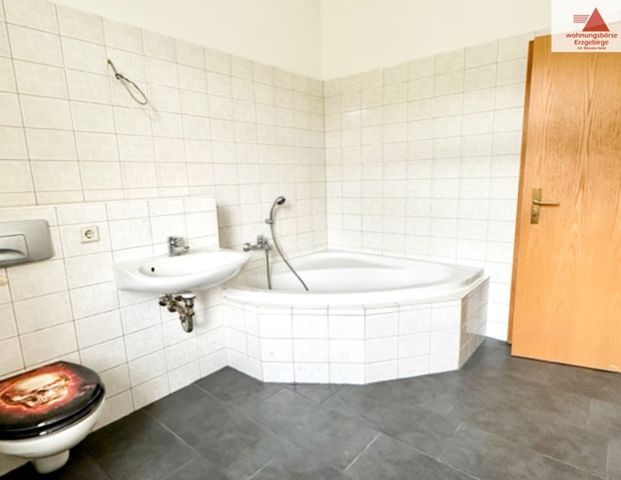 Großzügige Wohnung mit Einbauküche und Stellplatz in Annaberg Ortsteil Buchholz!! - Photo 1