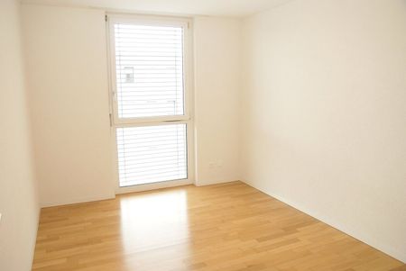 SPACIEUX 4,5 pièces de 136 m2 situé dans un immeuble moderne - Foto 2