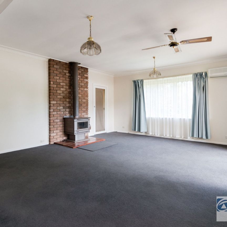 Coastal Charm & Relaxed Living in Warneet - Photo 1