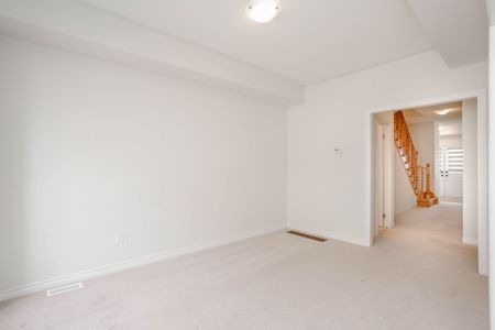 For Lease - 40 Bruton Street, Thorold, Ontario - Photo 3