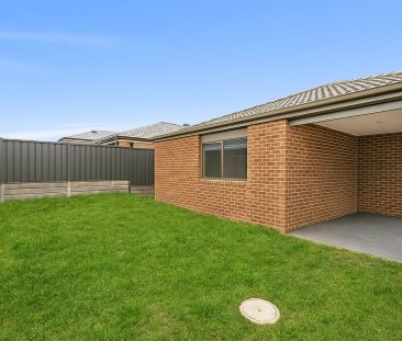 3 Heavenly Crescent, Pakenham VIC 3810 - Photo 3
