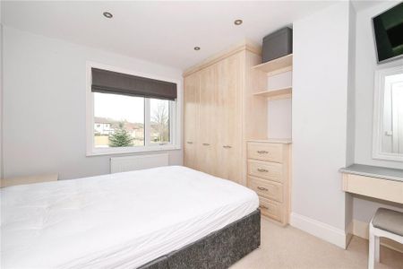 3 bedroom semi-detached house to rent - Photo 3