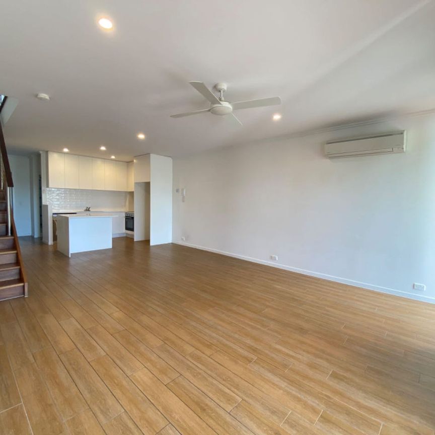 Currently under a periodic tenancy at this point - Photo 1