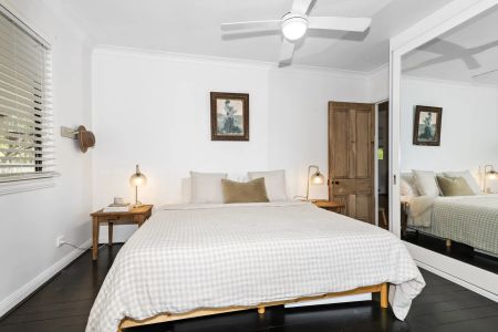 2 Bedroom Farmhouse - Photo 2