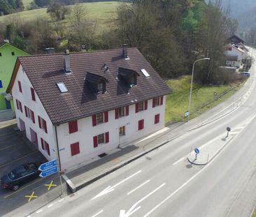 The charm of the attic – 3 months of net rent offered - Photo 2