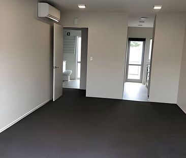Cute 2 bedroom single level townhouse! - Photo 4