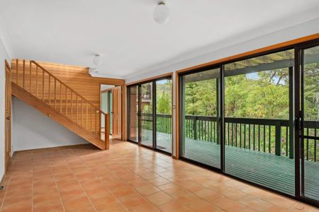 5 Kateena Avenue, Tascott. - Photo 2