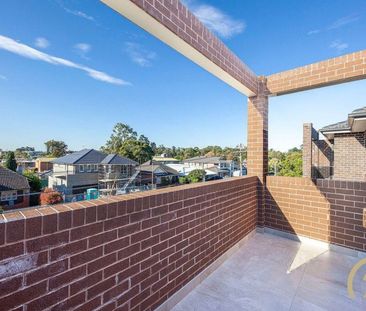 Stunning Five-Bedroom Duplex in a Prime Lidcombe Location - Photo 5