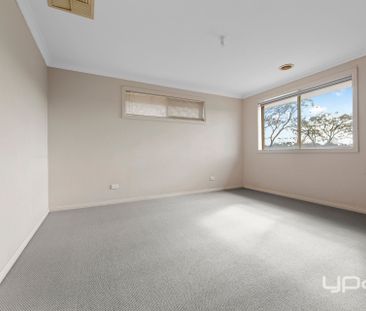 22 French Crescent, Caroline Springs - Photo 1