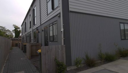 Clendon Park living! - Photo 3