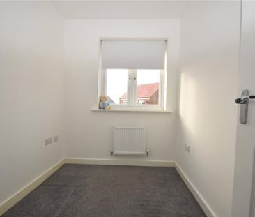 3 bedroom semi-detached house to rent - Photo 6