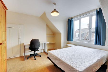 6 bedroom terraced house to rent - Photo 4