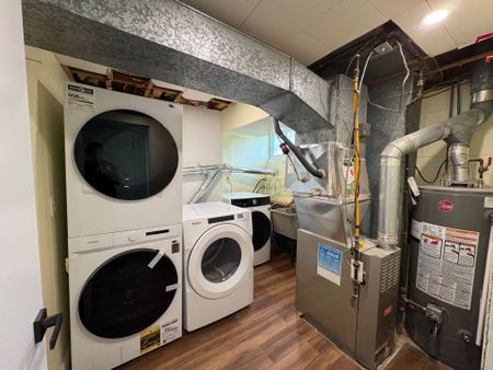 For Lease - 219 Steel Street, Barrie, Ontario - Photo 3