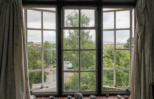 4 bedroom semi-detached house to rent - Photo 1