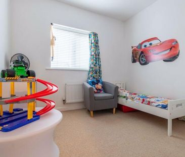 3 bedroom semi-detached house to rent - Photo 3